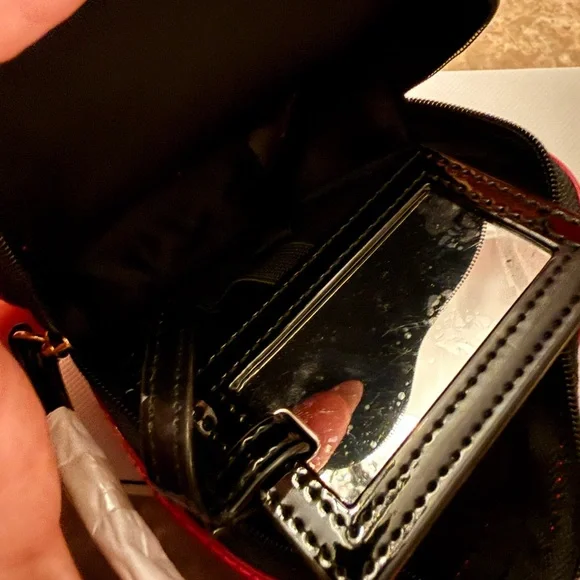 YSL Heart-Shaped Red Cosmetic Bag wristlet - Picture 5 of 7